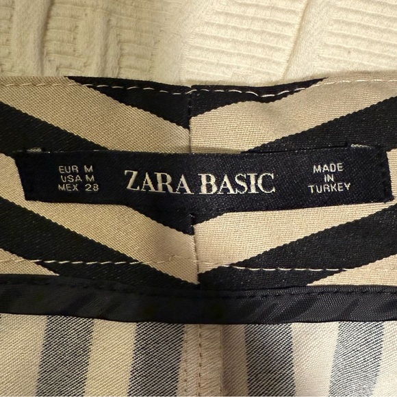 Gently Worn Zara Black and Cream Striped Dress Pants - Picture 2 of 4